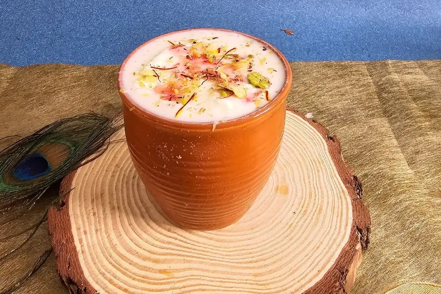 Kulhad lassi at Mathurawala, Baner